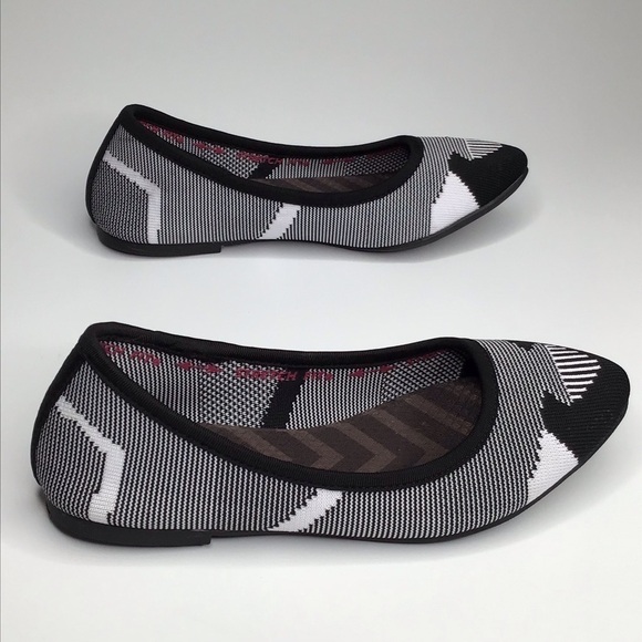 Skechers Cleo Wham Flats in Black/White US 6.5. - Picture 6 of 9